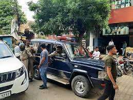 दिनदहाड़े ATM कैश वैन से लाखों की लूट, गार्ड की गोली मारकर हत्या, तीन घायल
