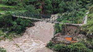 उत्तराखंड में दरकते पहाड़: मानसून आते ही थम गई रफ्तार, अब तक 1500 से अधिक सड़कें हुईं बंद उत्तराखंड में दरकते पहाड़: मानसून आते ही थम गई रफ्तार, अब तक 1500 से अधिक सड़कें हुईं बंद