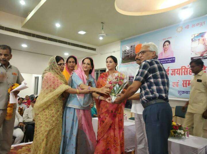 सांसद दीया कुमारी का किया  सम्मान