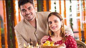 हर भाई-बहन को साथ करनी चाहिए इन मंदिरों में पूजा, भाई दूज के मौके पर करें दर्शन हर भाई-बहन को साथ करनी चाहिए इन मंदिरों में पूजा, भाई दूज के मौके पर करें दर्शन