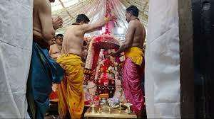 देश में सबसे पहले बाबा महाकाल ने खेली होली, भक्तिरस के रंग में सराबोर हुए श्रद्धालु