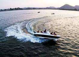 अवैध नावों के संचालन पर आरटीओ बामनिया हुए सख्त