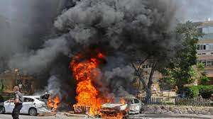 इजरायल हमास वार: दरवाजे पर आतंकी, सड़कों पर लाशें, मारे गए 300 से ज्यादा लोग