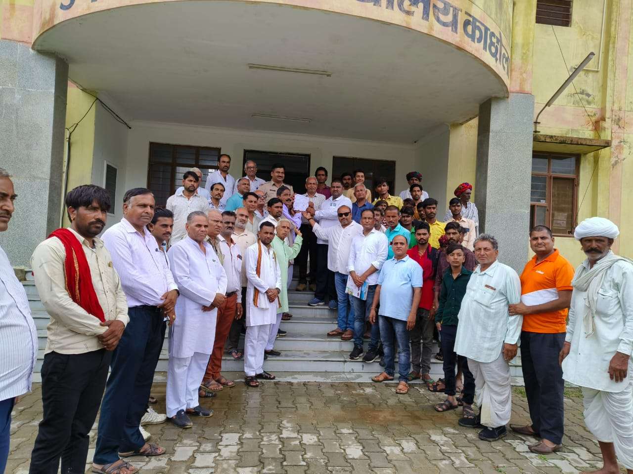 काछोला कस्बे को उप तहसील से तहसील में क्रमोन्नत करने के लिए मुख्यमंत्री के नाम दिया ज्ञापन काछोला कस्बे को उप तहसील से तहसील में क्रमोन्नत करने के लिए मुख्यमंत्री के नाम दिया ज्ञापन